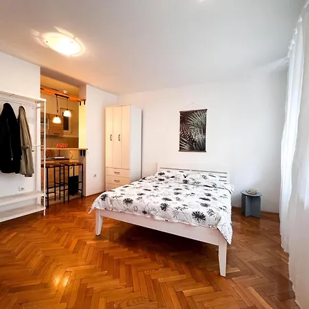 Apartment Laganini *